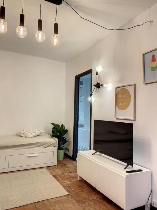 Ibiza -Sublime Studio Place De La Trinite- Netflix Apartment Toulouse Ngoại thất bức ảnh